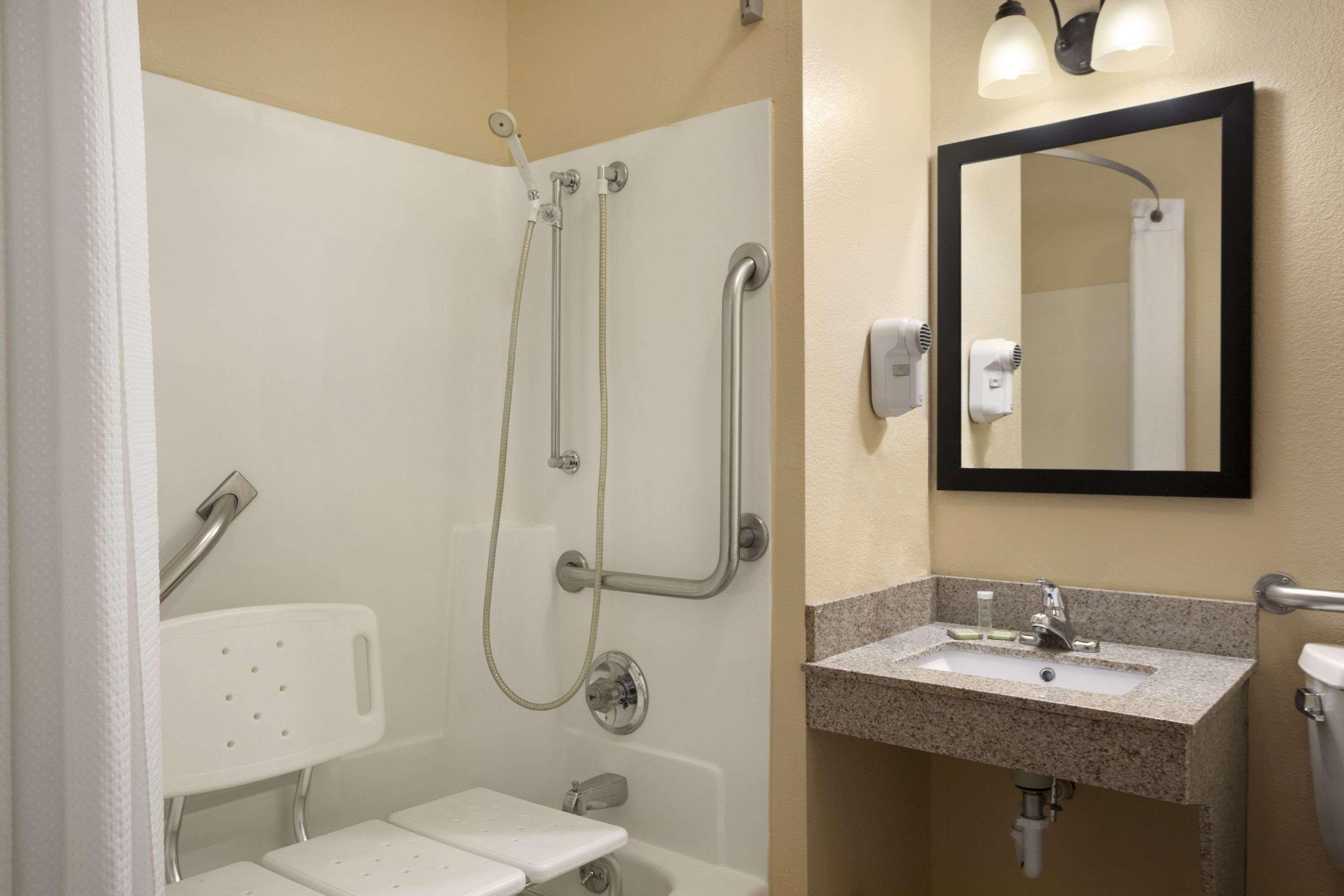Super 8 By Wyndham Mattoon Hotel Ngoại thất bức ảnh