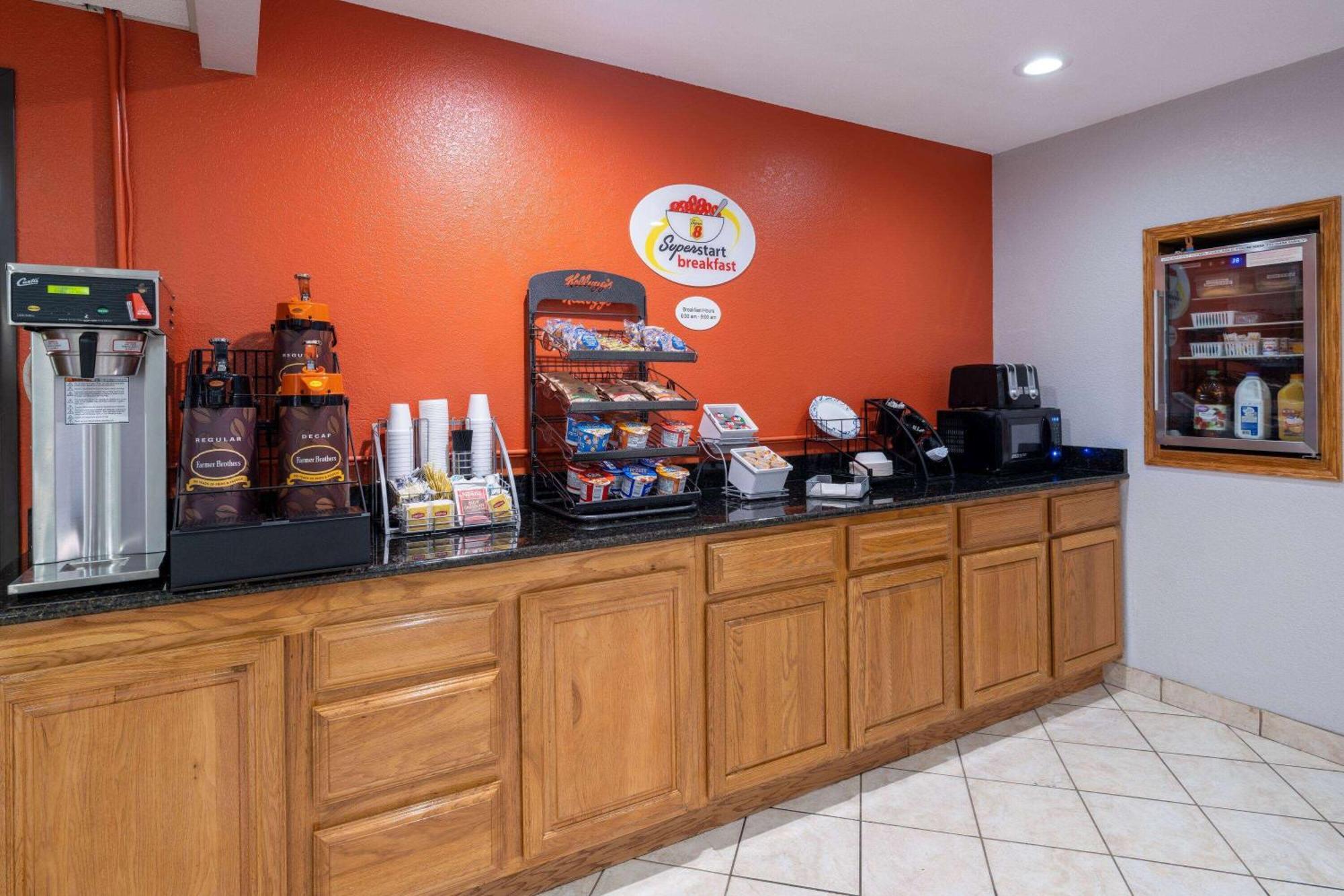 Super 8 By Wyndham Mattoon Hotel Ngoại thất bức ảnh